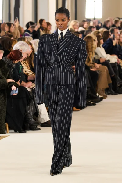 Look 19